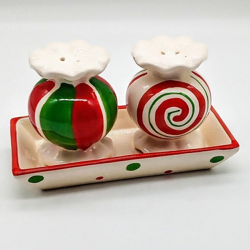 Red Green Ceramic Holiday Salt & Pepper Shakers with Tray